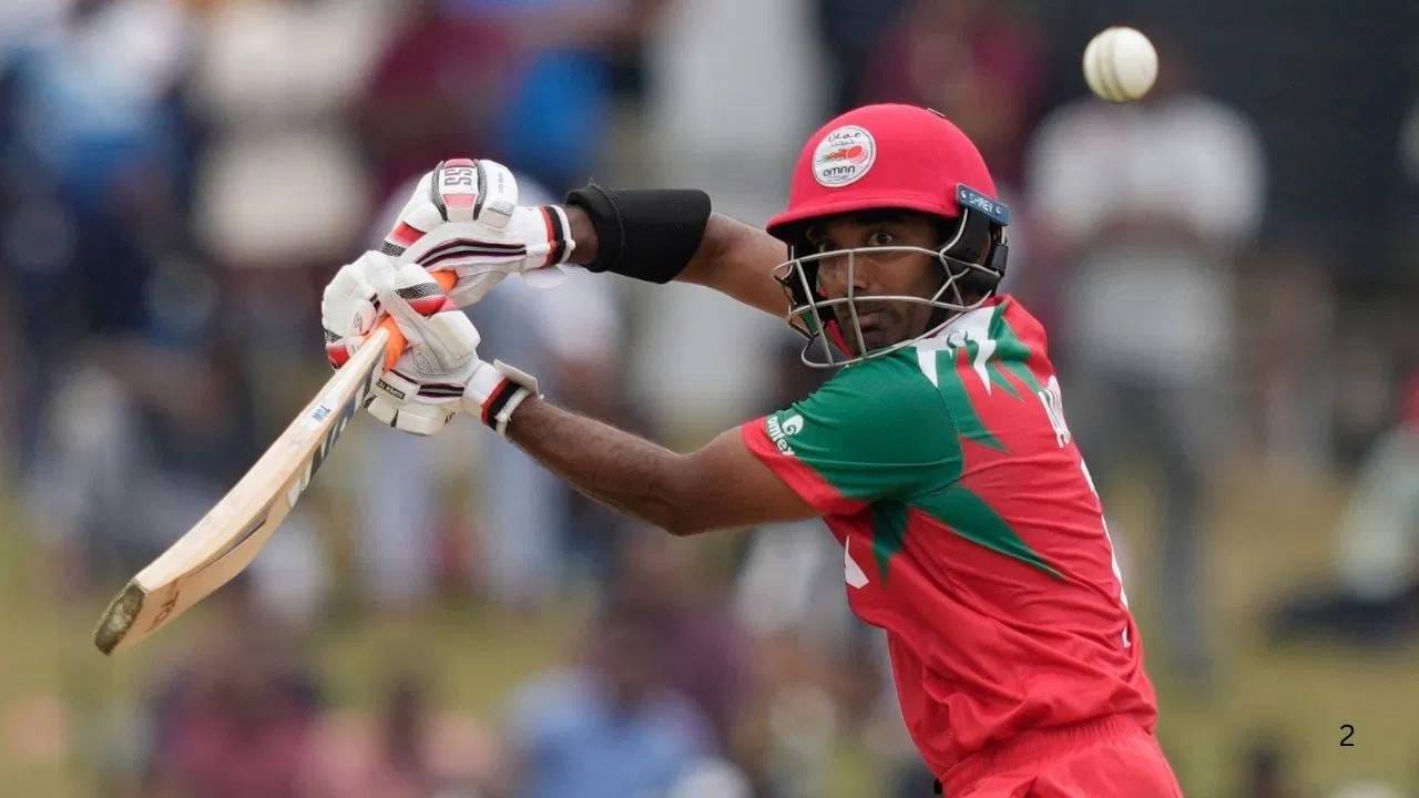 टी20 वर्ल्डकप स्पर्धेत जवळपास सर्वच सामने सहज जिंकता आलेले नाहीत. असोसिएट संघांनी चुरशीची लढत दिली आहे. उलटफेर करण्यात तसं काही यश आलं नाही. पण काही विक्रम मात्र भविष्यात चर्चेचा विषय ठरणार आहे. असाच एक विक्रम ओमानच्या फलंदाजाने केला. (Photo: PTI)