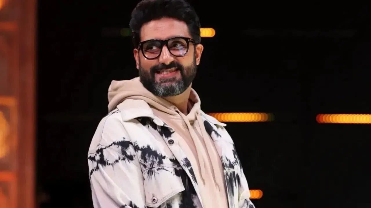 अभिनेता अभिषेक बच्चन याच्या जवळ मुंबईतील महालक्ष्मी येथे एक डुप्लेक्स अपार्टमेंट होता.आता बातमी आहे की हा अपार्टमेंट त्याने विकला आहे. त्यामुळे त्याच्या खात्यात कोट्यवधी रुपये जमा झाले आहेत.