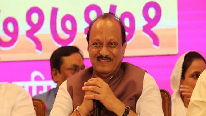 Ajit Pawar: मराठी अभिनेत्याने दाखवून दिलेली दादांची एक चूक, तो Video पाहून म्हणाल...