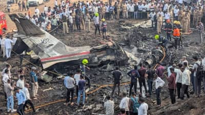 अजित पवार यांच्या विमान अपघाताच्या प्राथमिक अहवालातील या मुद्द्यामुळे मोठी खळबळ, उंची राखण्यात..