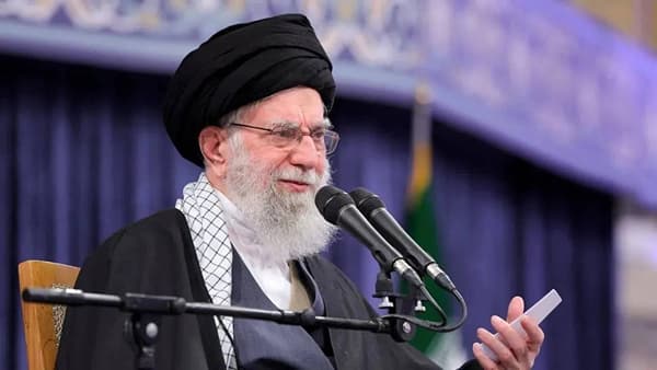 Iran-Israel War : खामेनेईच्या हातात काही तास, शेवटचा चान्स, नाही तर आज रात्री इराणमध्ये काहीतरी भयंकर घडणार