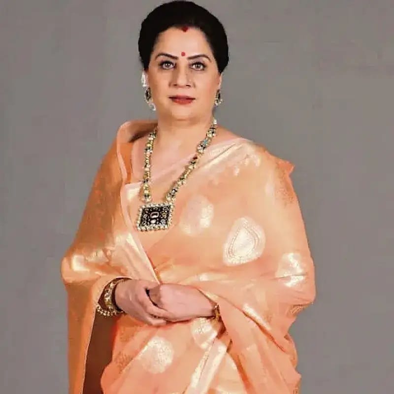 या यादीत बॉलिवूड आणि टीव्ही अभिनेत्री अलका कौशल यांचाही समावेश आहे. 2017 मध्ये पंजाबच्या एका न्यायालयाने त्यांना 50 लाख रुपयांच्या चेक बाउन्स प्रकरणात दोन वर्षांच्या तुरुंगवासाची शिक्षा सुनावली.