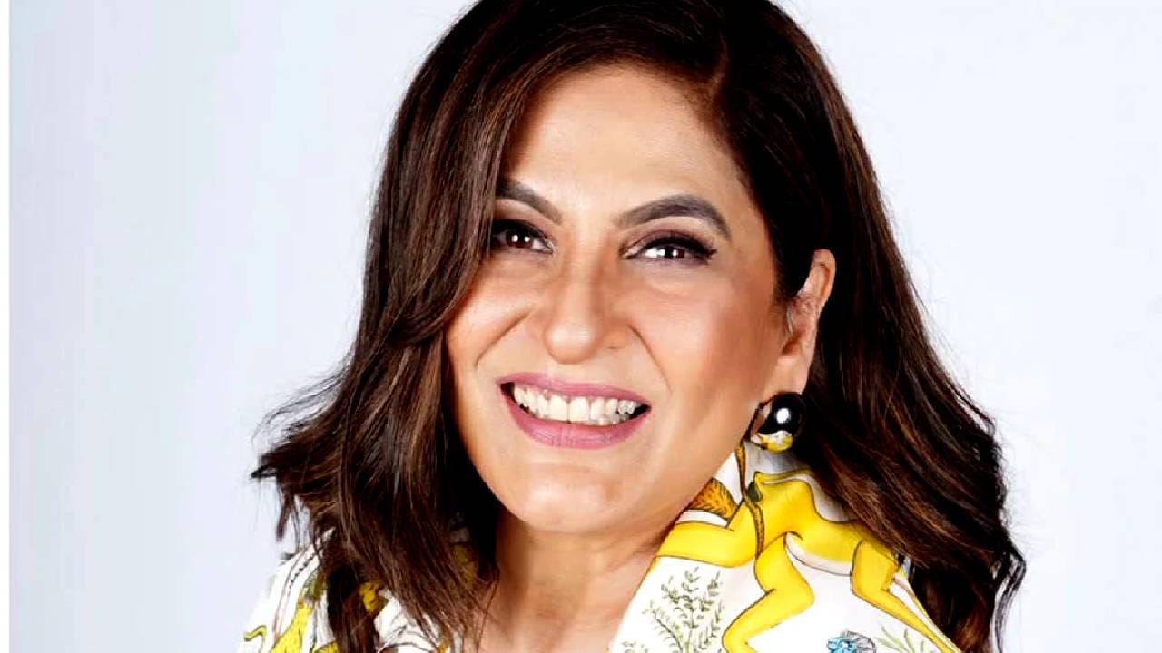 अभिनेत्री अर्चना पूरण सिंह आज कोट्यवधींची मालकीण असली तरी करिअरच्या सुरुवातीला तिने नाईलाजाने काही बी-ग्रेड चित्रपटांमध्ये काम केलं होतं. सध्या अर्चना 'द ग्रेट इंडियन कपिल शर्मा शो'मध्ये झळकतेय. 
