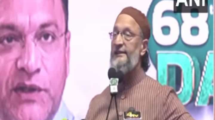 देशाला गुलामीतून मुक्त करण्यासाठी टिपूने बलिदान दिलं! ओवैसींचं खळबळजनक विधान देशाला गुलामीतून मुक्त करण्यासाठी टिपूने बलिदान दिलं! ओवैसींचं खळबळजनक विधान
