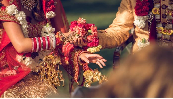 सुहागरातलाच वधूने दिला घटस्फोट, निर्णयाने वराला मोठा धक्का, काय घडले नेमके सुहागरातलाच वधूने दिला घटस्फोट, निर्णयाने वराला मोठा धक्का, काय घडले नेमके