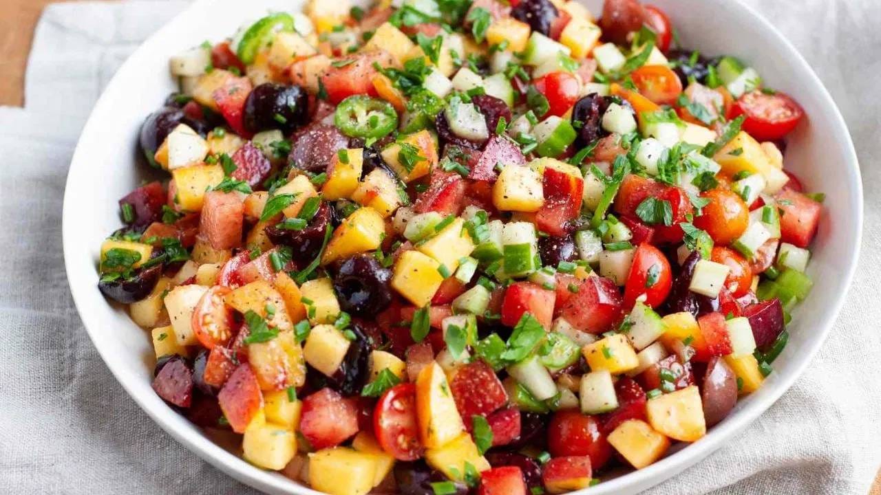 सकाळच्या धावपळीत आपल्यापैकी अनेकांना नाश्ता करण्यासाठी वेळ मिळत नाही. मग अशावेळी आपण नाश्ता न करता घरातून बाहेर पडतो आणि बाहेर जे काही खाण्यास मिळते ते खातो. 