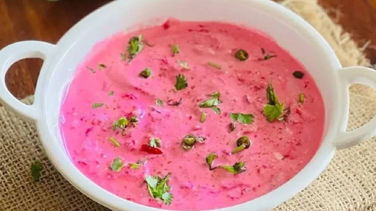 जर तुम्हाला बीट थेटपणे खाऊ वाटत नसेल तर एक मोठा आणि सोपा पदार्थ तयार करून तुम्ही खाऊ शकता. बीट बारीक करून घ्या. बीटचा खीस करा. 