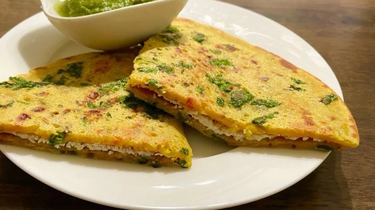 पालक, दुधी भोपला आणि इतर आरोग्यदायी गोष्टी तुम्ही चिलामध्ये मिक्स करू शकता. ज्यामुळे हे अधिक हेल्दी होते. दररोज चिला खाणेही फायदेशीर ठरते. 