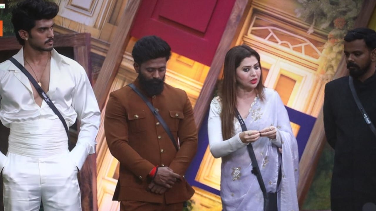 त्यामुळे मी एक प्रकारे मनाने कायम त्या घरातच वास्तव्यास असतो. बिग बॉसचा आवाज केवळ हुकुमी असून चालत नाही, तर त्यात एक प्रकारचा आश्वासकपणा असावा लागतो, असेही रत्नाकर यांनी सांगितले.