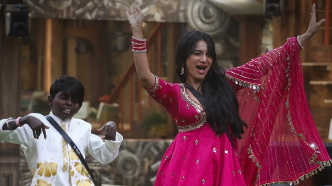 प्रसिद्ध व्हॉइस ओव्हर आर्टिस्ट रत्नाकर तारदळकर यांनी काही वर्षांपूर्वी एका वृत्तवाहिनीला विशेष मुलाखत दिली. या मुलाखतीत रत्नाकर तारदळकर यांनी बिग बॉसच्या पडद्यामागच्या जगातील संघर्षावर भाष्य केले.