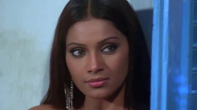 दिसण्यावरून बिपाशाची खिल्ली उडवल्याप्रकरणी मराठी अभिनेत्रीचा माफीनामा