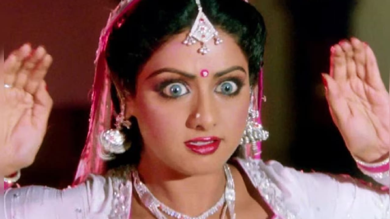 ‘नगीना’ चित्रपटातील ‘मैं तेरी दुश्मन, दुश्मन तू मेरा’ हे गाणे आजही प्रेक्षकांच्या स्मरणात आहे. लग्नसमारंभ, पार्ट्या, सांस्कृतिक कार्यक्रम सर्वत्र या गाण्याची धूम होती. शाळांमध्ये मुलं या गाण्यावर सादरीकरण करत असत.