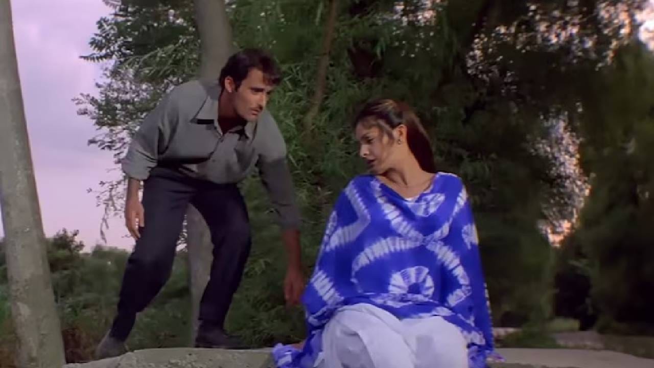 'हमें जबसे मोहब्बत हो गई है' हे गाणे १९९७ साली आले होते. हे सोनू निगम आणि अलका याग्निक यांनी गायले होते. संगीत अनु मलिक यांनी कंपोज केले होते आणि बोल जावेद अख्तर यांनी लिहिले होते. हे गाणे 'बॉर्डर' या चित्रपटाचा भाग होते. हे प्रेमाची सुरुवात अतिशय सुंदर रीतीने दाखवते. अक्षय खन्ना आणि पूजा भट्ट यांच्यावर चित्रित केलेल्या या गाण्याने रोमँटिक सीनला आणखी खास बनवले आहे.