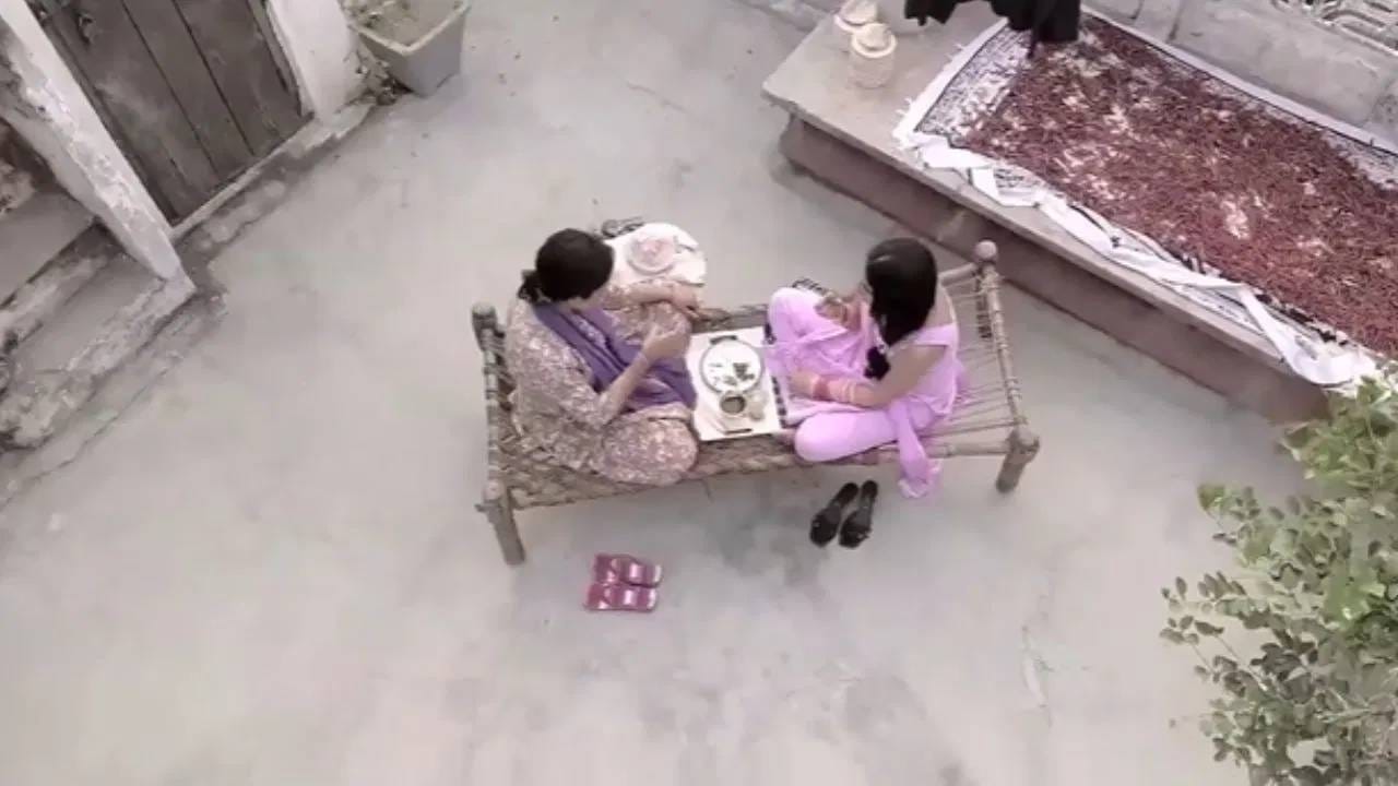 शॉर्ट फिल्म्स तर तुम्ही अनेक पाहिल्या असतील, पण 17 मिनिटांची ही एक अशी शॉर्ट फिल्म आहे, जी क्राइम, सस्पेन्स, थ्रिलर आणि मर्डर मिस्ट्रीने भरलेली आहे. या दमदार शॉर्ट फिल्मचा क्लायमॅक्स जबराट आहे. हा लघुपट पाहिल्यानंतर तुम्ही या विचारात पडाल की ही फक्त एक कथा होती की सत्य?
