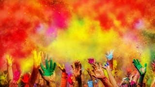 Colourful Holi: या देशात धुळवड नाहीच, रंग खेळला तर थेट तुरूंगवास