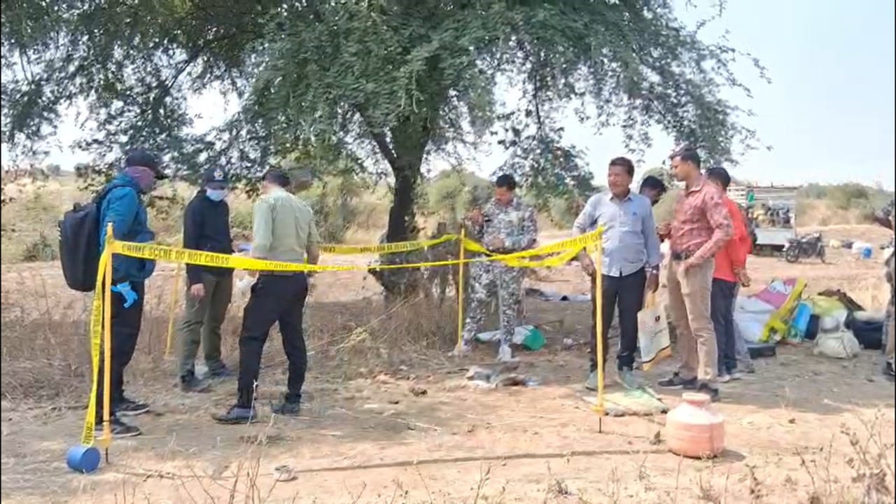 सख्ख्या नात्याला काळिमा, चिकनच्या एका तुकड्यामुळे भाऊ संतापला अन् जे घडलं ते... सख्ख्या नात्याला काळिमा, चिकनच्या एका तुकड्यामुळे भाऊ संतापला अन् जे घडलं ते...