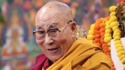 लैंगिक गुन्हेगारासोबत दलाई लामा यांचं खास कनेक्शन? फोटो आणि व्हिडीओ समोर येताच म्हणाले...