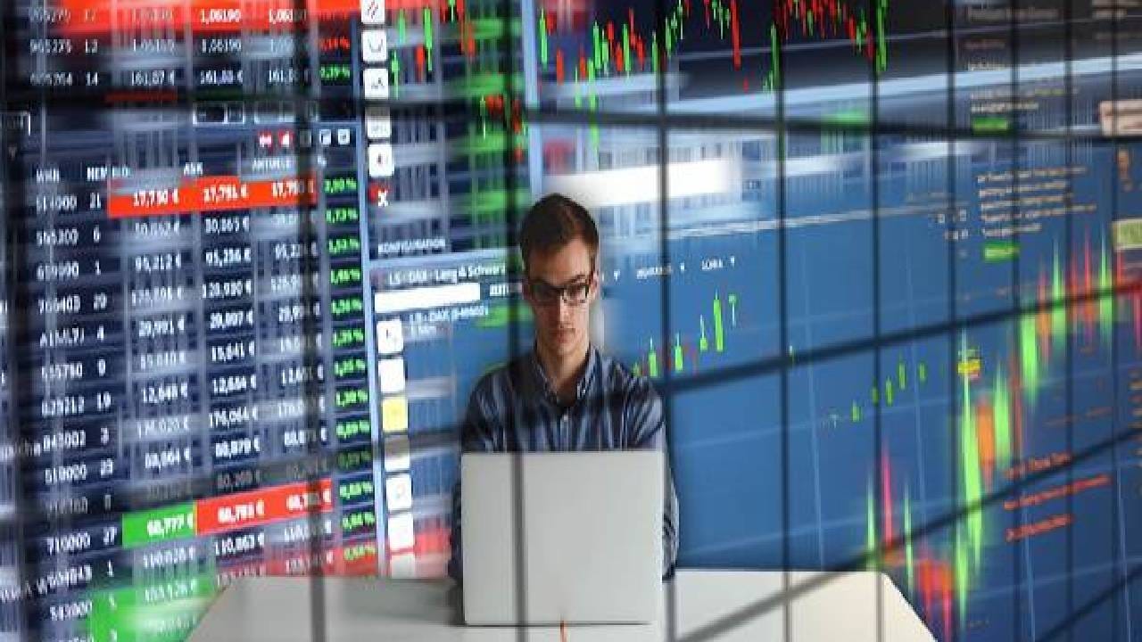 Triveni Turbine stock हा 44 टक्के आपटला आहे. या कंपनीची विक्रमी झेप 885 रुपये इतकी होती. हा उच्चांक कंपनीने 26 नोव्हेंबर 2024 रोजी गाठला होता. हा शेअर गेल्या 5,10, 20, 30, 50, 100, 150 आणि 200 दिवसांच्या सरासरीपेक्षा निच्चांकी ट्रेड करत आहे. हा शेअर लाल रंगात न्हाऊन निघाला आहे.