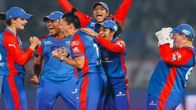 दिल्ली युपीचा धुव्वा उडवत सलग चौथ्यांदा प्लेऑफमध्ये, मुंबई आऊट.