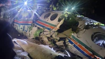 दिल्लीला निघालेल्या विमान अपघाताबद्दल धक्कादायक माहिती, 7 जणांचा मृत्यू, ज्याठिकाणी अपघात झाला तिथे...