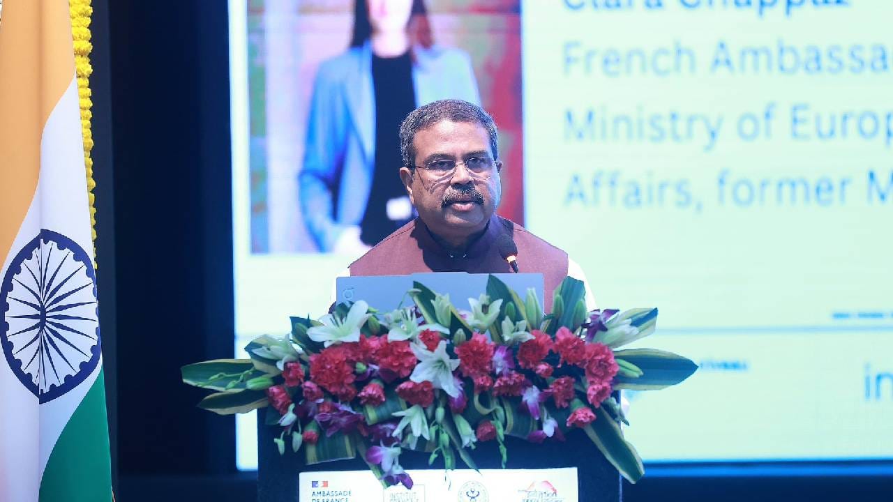 ज्ञान हा आपल्या दोन्ही देशांमधील सर्वात मजबूत दुवा आहे. ही उच्चस्तरीय शैक्षणिक आणि वैज्ञानिक परिषद आपल्या शैक्षणिक आणि संशोधन सहकार्याला अधिक चालना देईल तसेच नवोन्मेषासाठी आपली बांधिलकी अधिक बळकट करण्यासाठी नवी संधी निर्माण करेल, असंही त्यांनी नमूद केलं. 