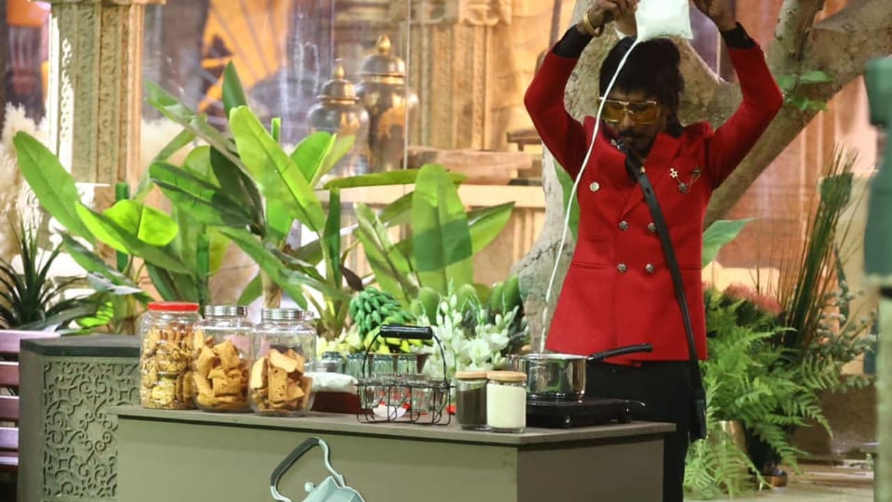 त्यानंतर स्टोअर मॉडेल असून यात एका कायमस्वरूपी दुकानाच्या स्वरूपात हा व्यवसाय चालवला जाईल. यासाठी २० लाख ते २२ लाख रुपयांपर्यंत गुंतवणूक करावी लागेल. तर फ्लॅगशिप कॅफे हे सर्वात मोठे मॉडेल असून मोठ्या शहरांमधील प्रीमियम लोकेशन्ससाठी डिझाइन केले आहे. याची किंमत ३९ लाख ते ४३ लाख दरम्यान असू शकते.