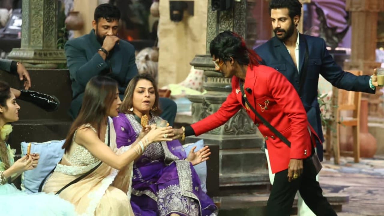 डॉलीने विविध स्तरातील गुंतवणूकदारांसाठी तीन वेगळ्या श्रेणींमध्ये फ्रँचायझी मॉडेल्स सादर केली आहेत. यातील पहिले हँडकार्ट मॉडेल आहे. ज्यांना कमी गुंतवणुकीत व्यवसाय सुरू करायचा आहे, त्यांच्यासाठी हा उत्तम पर्याय आहे. यासाठी अंदाजे ४.५ लाख ते ६ लाख खर्च अपेक्षित आहे.