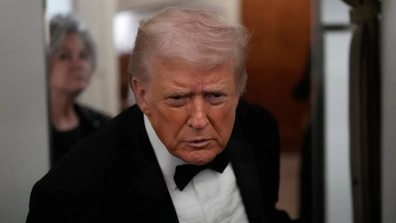 ट्रम्प यांचा मोठा विरोधक भारतात येतोय, त्यांच्यासोबत करारांचा मास्टरस्ट्रोक नक्कीच US च्या जिव्हारी लागेल ट्रम्प यांचा मोठा विरोधक भारतात येतोय, त्यांच्यासोबत करारांचा मास्टरस्ट्रोक नक्कीच US च्या जिव्हारी लागेल