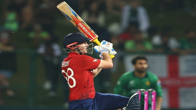 हॅरी ब्रूकचा वर्ल्ड रेकॉर्ड, कॅप्टनची शतकासह ऐतिहासिक कामगिरी