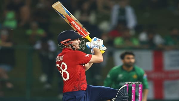 ENG vs PAK : 4 सिक्स-10 फोर, हॅरी ब्रूकचा वर्ल्ड रेकॉर्ड, कॅप्टनची शतकासह ऐतिहासिक कामगिरी