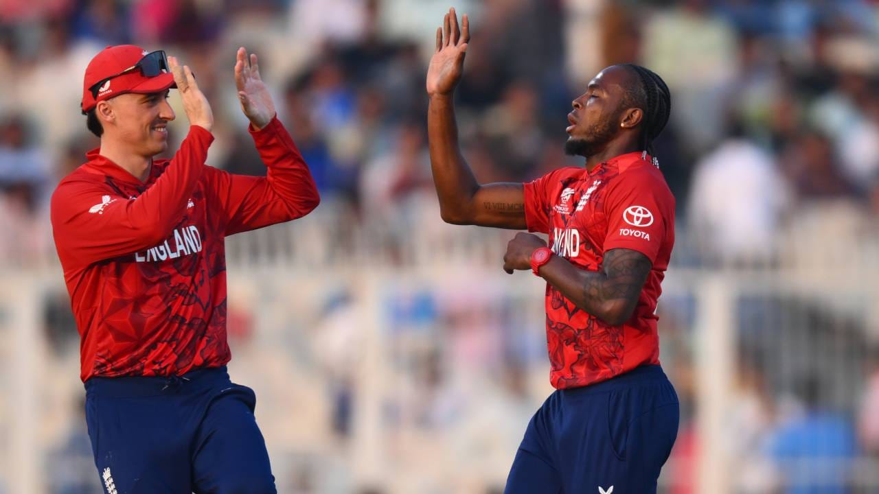 इंग्लंडने त्यांच्या डावात 12 षटकार मारले.  इंग्लंडचे टी20 विश्वचषकातील सर्वाधिक षटकार आहेत. तर इटलीने इंग्लंडविरुद्ध 13 षटकार मारले. या सामन्यात एकूण 25 षटकार मारले गेले.  (Photo- England Cricket Twitter)