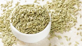 हॉटेलमध्ये जेवण झाल्यावर बडीशेप का देतात? लोकांना खरे कारण माहितच नाही.