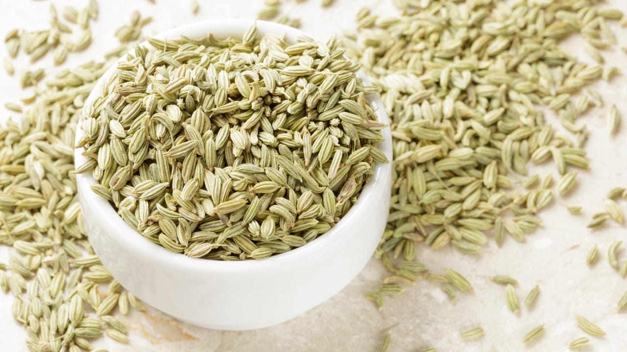 बडीशेप ही केवळ चवीसाठीच नाही तर निरोगी आरोग्यासाठी उपयुक्त असते. आपल्या रोजच्या आहारात जेवणानंतर बडीशेपचा समावेश करणे नक्कीच फायद्याचे ठरेल.