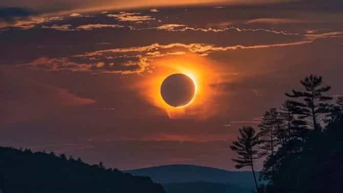 Solar Eclipse : वर्षातील पहिल्या सूर्यग्रहणाची आणि चंद्रग्रहणाची तारीख आणि वेळ माहीत आहे का?