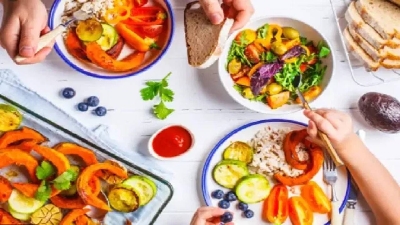 शेफ संजीव कपूर यांनी सांगितलेले 'हे' 5 अनोखे फुड कॉम्बिनेशन शेफ संजीव कपूर यांनी सांगितलेले 'हे' 5 अनोखे फुड कॉम्बिनेशन