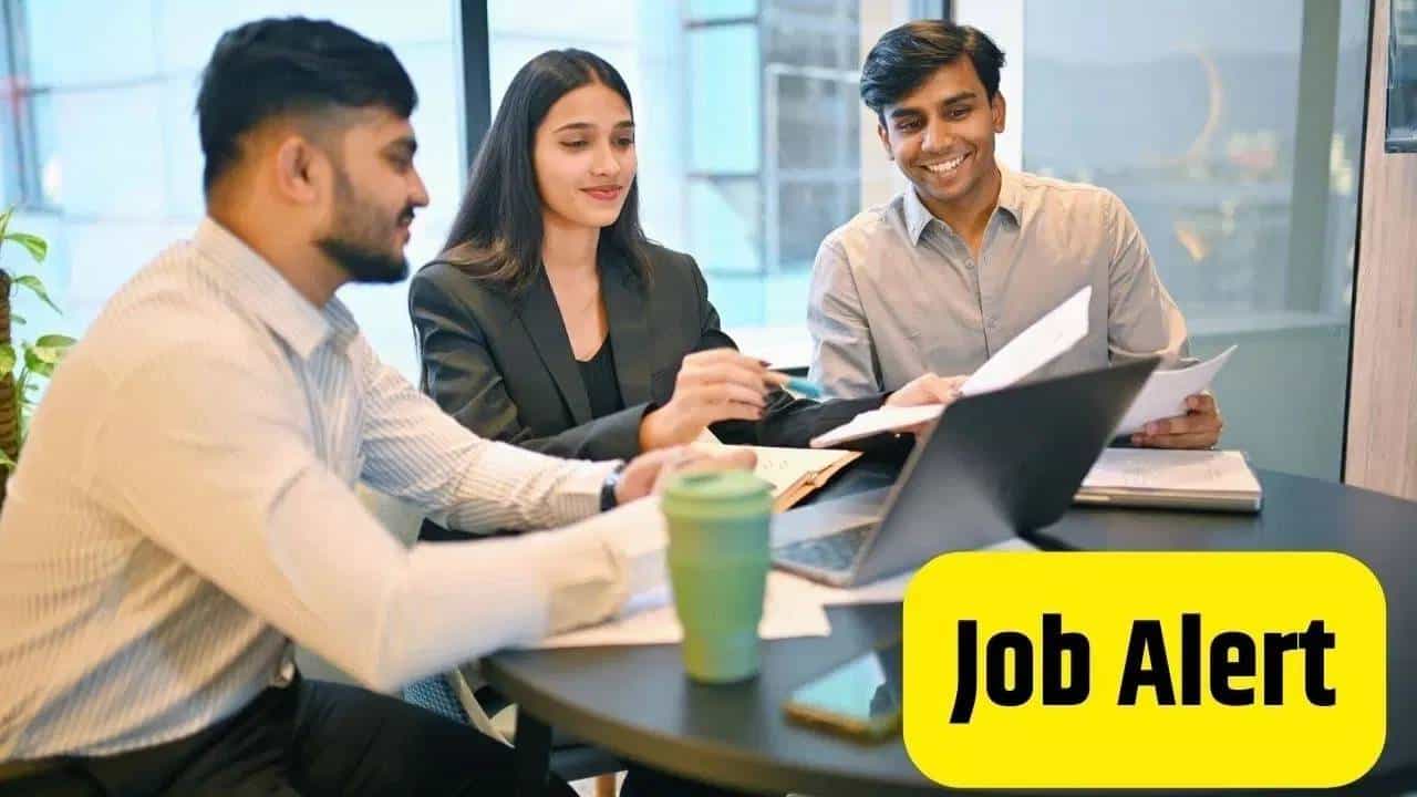 Job Alert : 10 वी पास आहात? मगही बातमी तुमच्यासाठीच.. हमखास मिळेल नोकरी ! 50 हजार पदांसाठी भरती, कुठे कराल अप्लाय ?