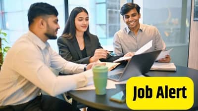 Job Alert : 10 वी पास आहात? मगही बातमी तुमच्यासाठीच.. हमखास मिळेल नोकरी ! 50 हजार पदांसाठी भरती, कुठे कराल अप्लाय ?