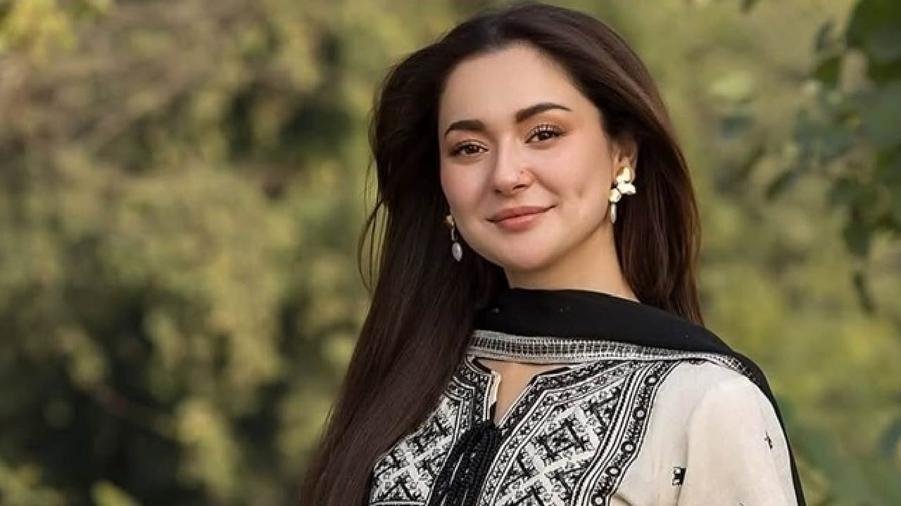 हानिया आमिरची लोकप्रियता पाकिस्तानपुरती मर्यादित नाही. भारत आणि बांग्लादेशमध्येही तिची मोठा चाहता वर्ग आहे. विशेषतः तरुण पिढी तिच्या अभिनयावर आणि स्टाईलवर फिदा आहे.