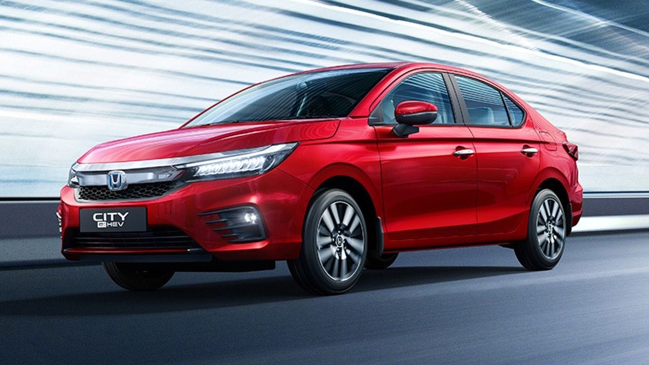 कार खरेदी करायची आहे? या कारला आहे सर्वात जास्त मागणी कार खरेदी करायची आहे? या कारला आहे सर्वात जास्त मागणी