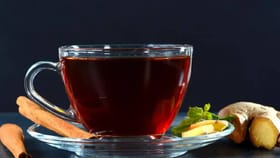 गरम चहा किंवा कॉफीमुळे जीभ भाजलीये? तर 'हे' घरगूती टिप्स...