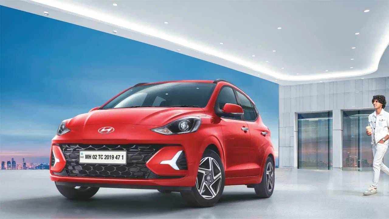 Hyundai Grand i10 Nios Discount : हुंडईच्या या हॅचबॅक वर 48 हजार रुपयापर्यंतचा फायदा दिला जातोय. या गाडीची किंमत 5.47 लाख (एक्स शोरूम) रुपयापासून सुरु होते. (फोटो- हुंडई)