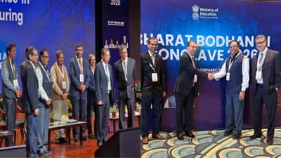 कोलंबिया विद्यापीठ–आयआयटी बॉम्बे सेंटर ऑफ एआय फॉर मॅन्युफॅक्चरिंग स्थापन करण्यासाठी शिक्षणमंत्री धर्मेंद्र प्रधान यांच्या उपस्थितीत करार