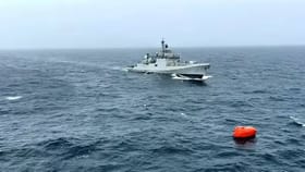 मुंबईपासून 100 सागरी मैल अंतरावर मोठी खळबळ, थेट तीन संशयास्पद जहाज...