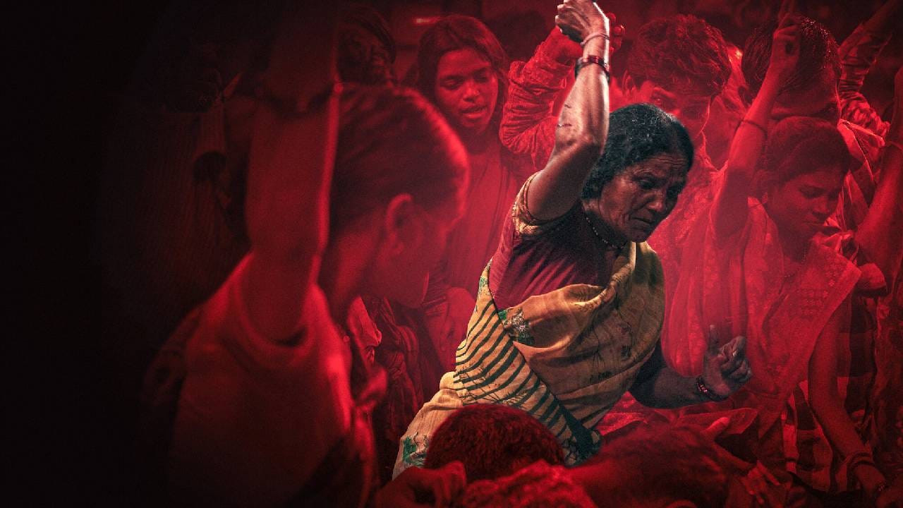 ही डॉक्युमेंट्री खऱ्या घटनेवर आधारित आहे (राजा कोलंदर या सीरियल किलरची कथा), जी पाहून मन थरथरते आणि समाजातील अंधाराला आधोरेखीत करते. जर तुम्हाला क्राइम आणि ट्रू क्राइम आवडत असेल तर ही सीरिज मिस करू नका – पण सावधतेने पाहा, कारण ती खूपच डिस्टर्बिंग आहे.