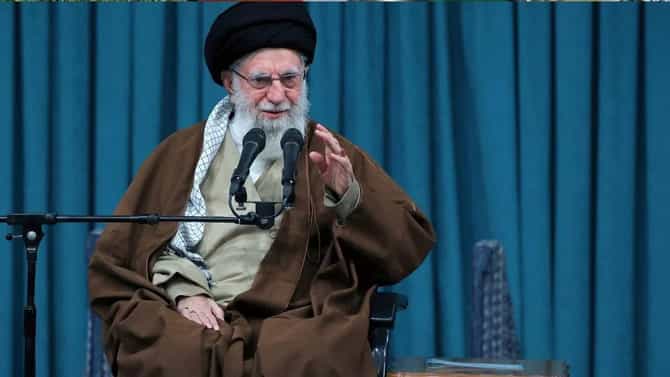 Iran-US Tension : छोट्याशा इराणने बलाढ्य अमेरिकेला पुन्हा ललकारलं, कुठला मूर्खपणा केलात तर...