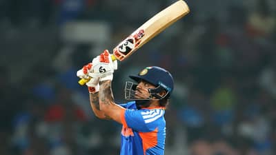 IND vs SA :19 षटकार-15 चौकार, भारताचा धुमधडाका, दक्षिण आफ्रिकेसमोर 241 धावांचं आव्हान