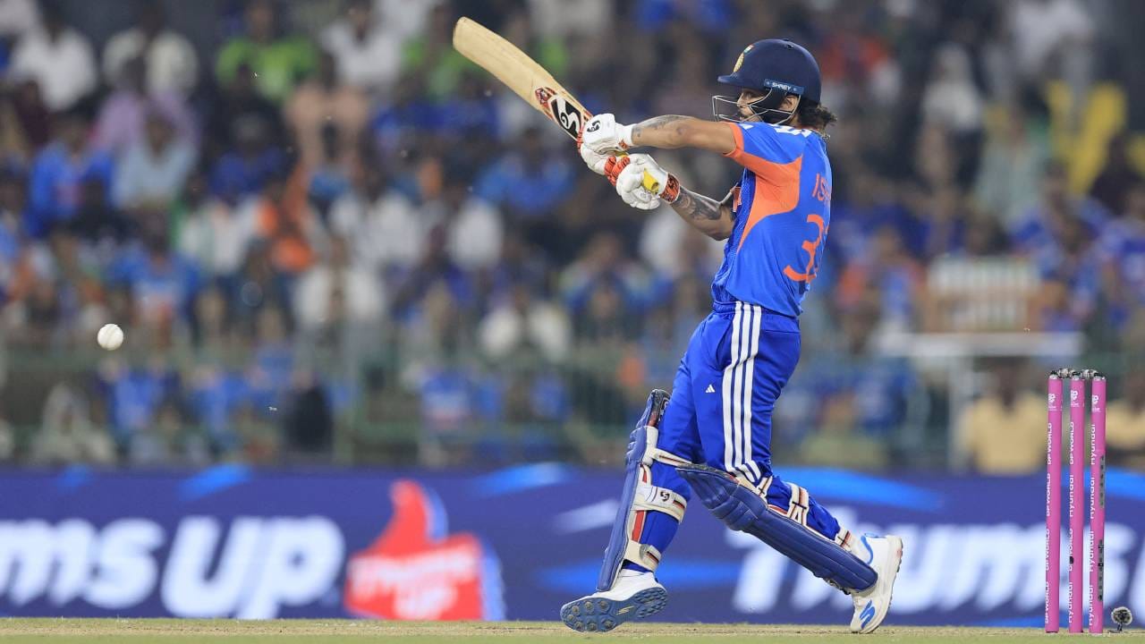 टी20 क्रमवारीत, अभिषेक शर्मा 891 रेटिंग गुणांसह पहिल्या क्रमांकावर आहे. फिल साल्ट दुसऱ्या, पथुम निस्सांका तिसऱ्या, तिलक वर्मा चौथ्या, साहिबजादा फरहान पाचव्या, सूर्यकुमार यादव सहाव्या, जोस बटलर सातव्या, इशान किशन आठव्या, टिम सेफर्ट नवव्या आणि ट्रेव्हिस हेड दहाव्या क्रमांकावर आहे. (Photo- BCCI Twitter)