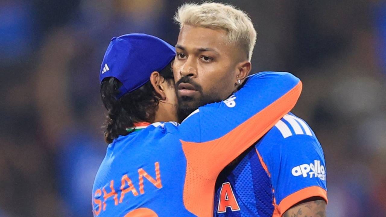 सईम अय्युबने टी20 आंतरराष्ट्रीय अष्टपैलू क्रमवारीत अव्वल स्थानावर पोहोचला आहे. सिकंदर रझा दुसऱ्या, हार्दिक पंड्या तिसऱ्या क्रमांकावर आहे. नेपाळला स्कॉटलंडविरुद्ध विजय मिळवून देणारा दीपेंद्र सिंग ऐरी दोन स्थानांनी पुढे जाऊन चौथ्या स्थानावर पोहोचला आहे. अफगाणिस्तानचा अझमतुल्लाह उमरझाई पाचव्या स्थानावर आहे. (Photo- BCCI Twitter)