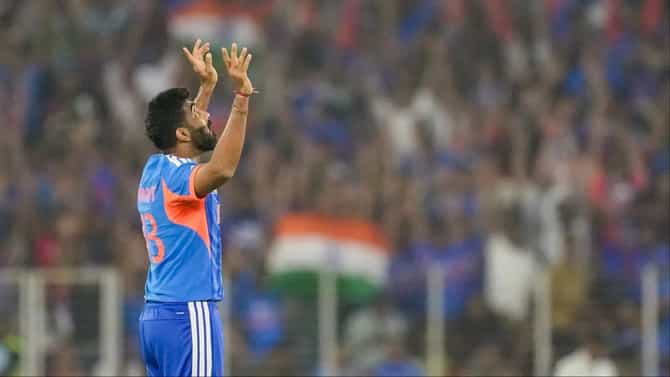 Jasprit Bumrah : 3 विकेट्स-2 रेकॉर्ड्स, बुमराहची वर्ल्ड कपमध्ये ऐतिहासिक कामगिरी, चौघांना पछाडलं