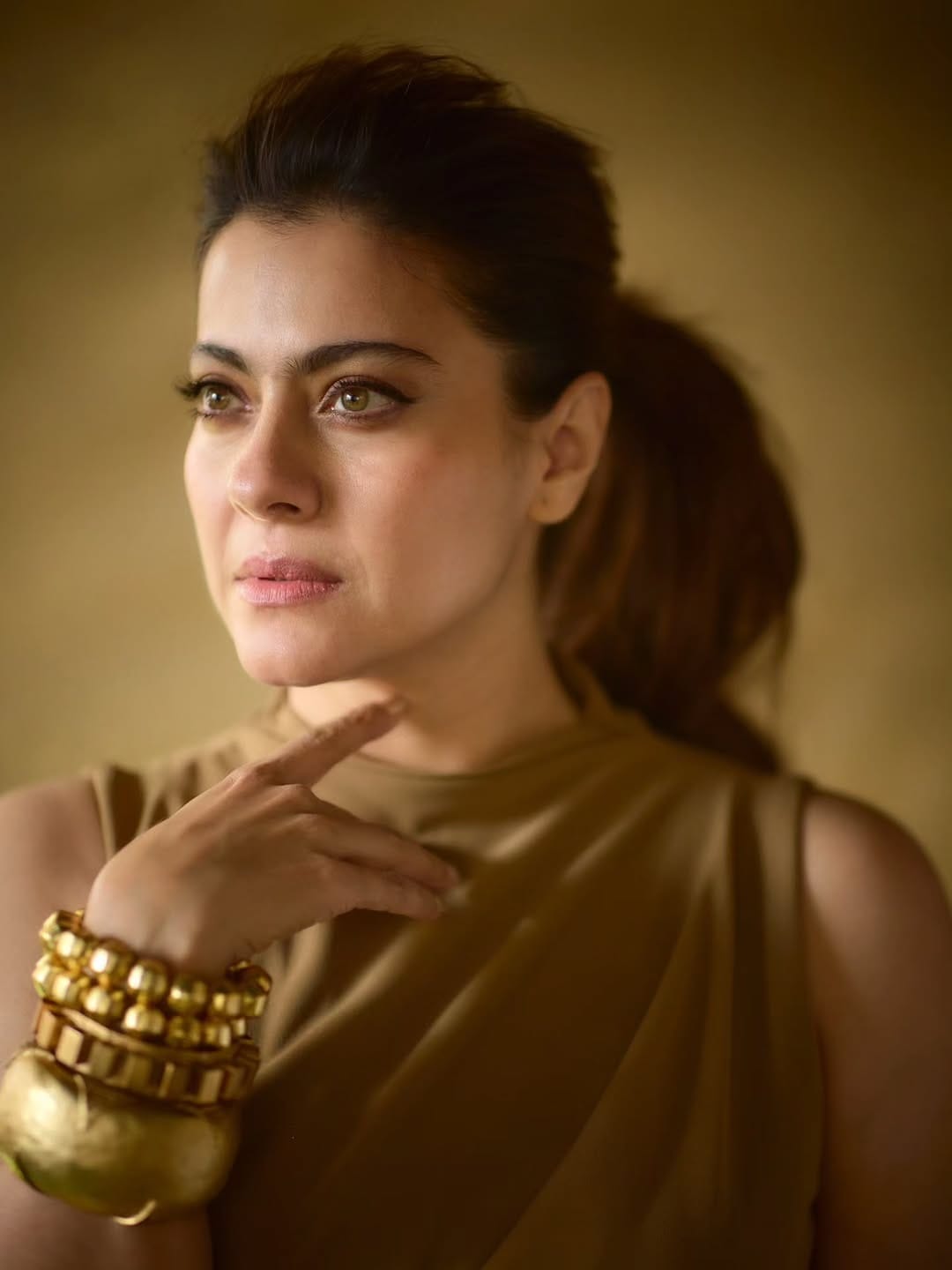 अभिनेत्री काजोल आहे बॉलिवूडमध्ये पूर्वीप्रमाणे सक्रिय नसली तरी, सोशल मीडियावर कायम सक्रिय असते. आता देखील काजोल हिने सोशल मीडियावर एक पोस्ट केली आहे. पोस्टमध्ये अभिनेत्री स्वतःबद्दल एक खास गोष्ट देखील सांगितली आहे. 